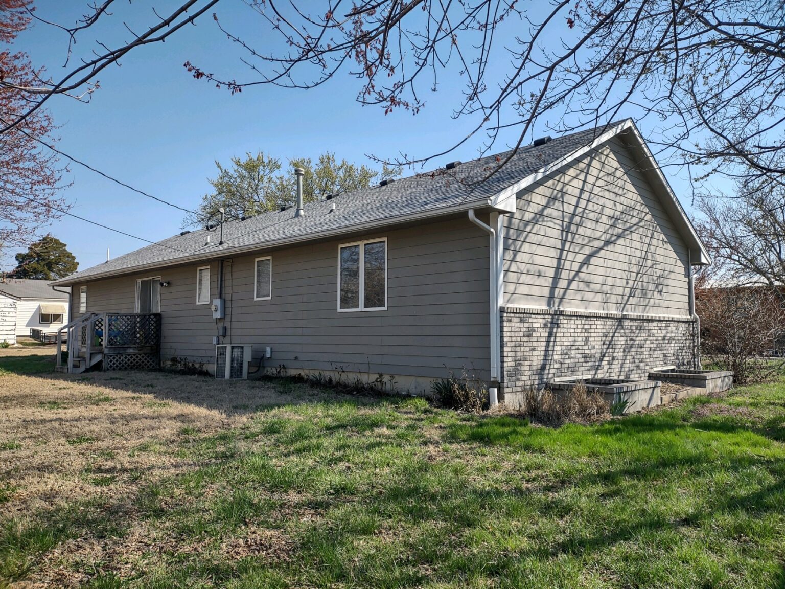 REAL ESTATE AUCTION 405 Poplar Peabody, KS 66866 MAY 17, 2024 Leppke